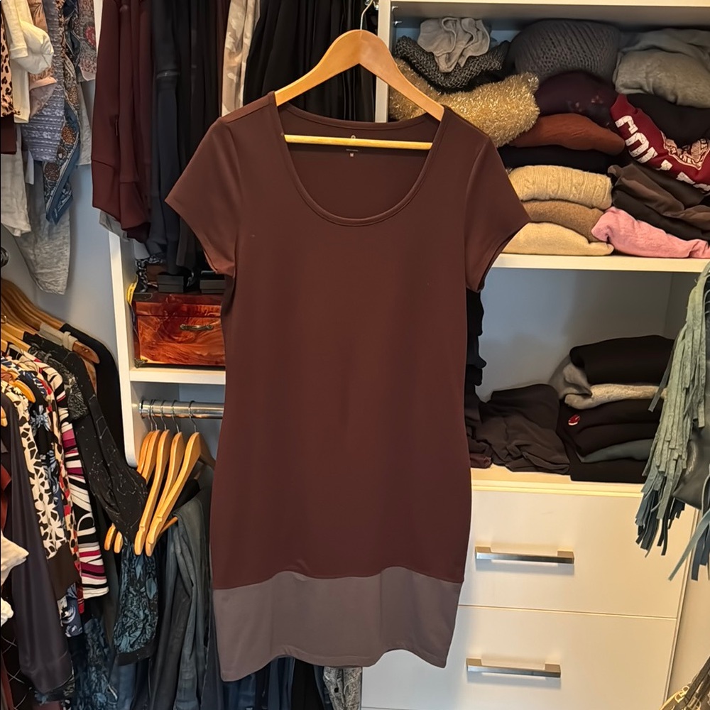 Athleta Burgundy and Gray Sheath Dress Short Sleeve Scoop Neck